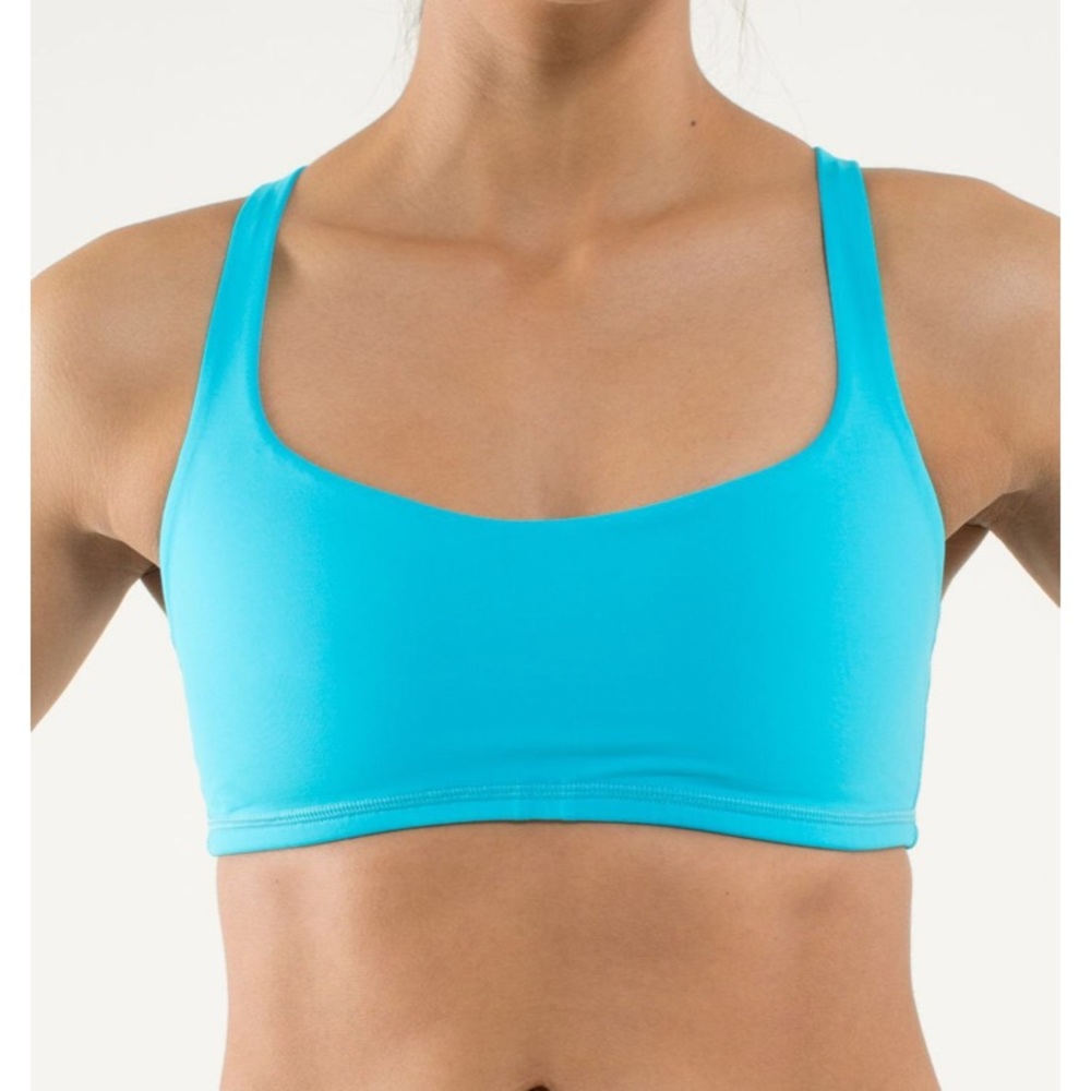 Lululemon size 8 free to be bra blue